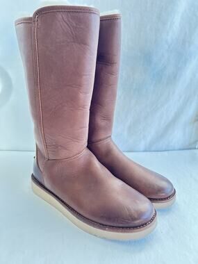 Ugg Abree II Leather Classic US 8 Knee High Boots